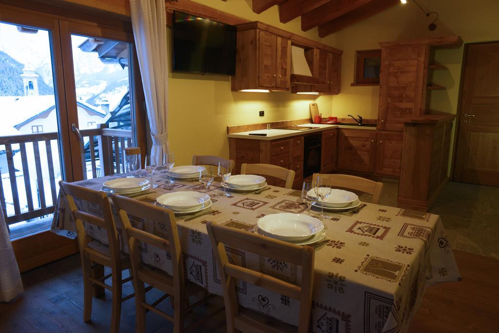 Hotel Le Nid De L'Aigle Champoluc Zimmer foto