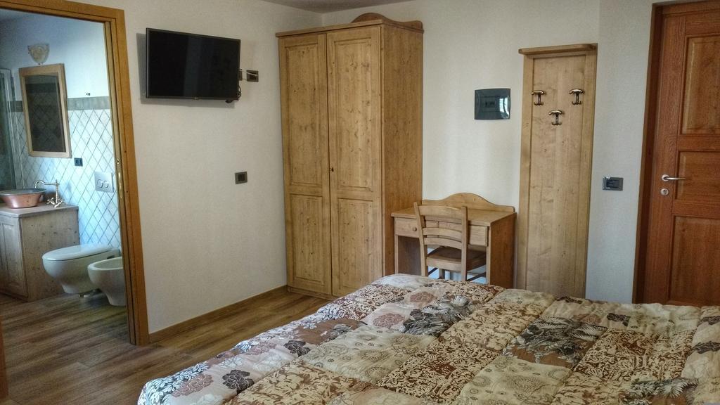 Hotel Le Nid De L'Aigle Champoluc Zimmer foto